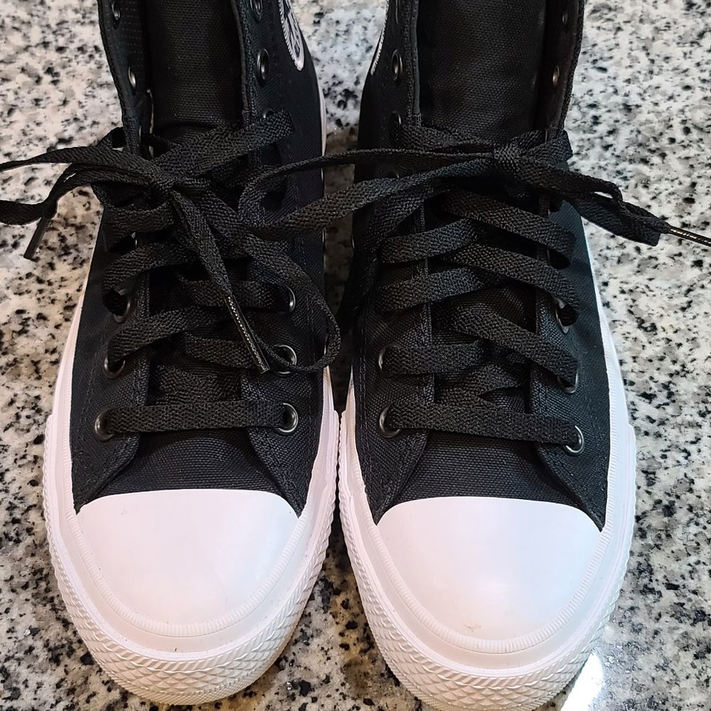 NWOB Converse Black Lunarlon High Tops M7/W9